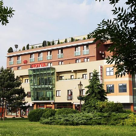 City Hotel Nitra With Free Parking מראה חיצוני תמונה