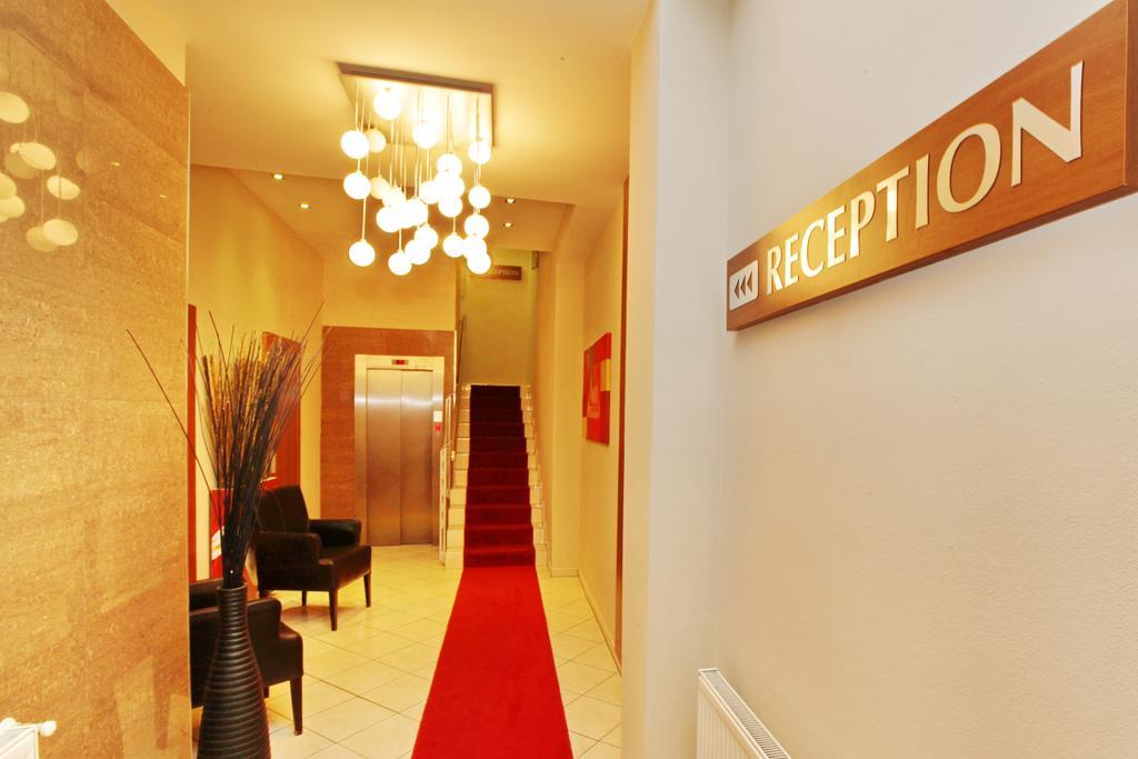 City Hotel Nitra With Free Parking מראה חיצוני תמונה