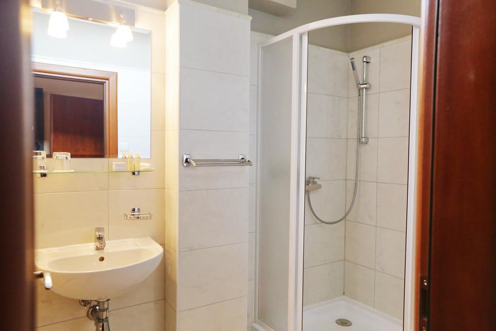 City Hotel Nitra With Free Parking מראה חיצוני תמונה